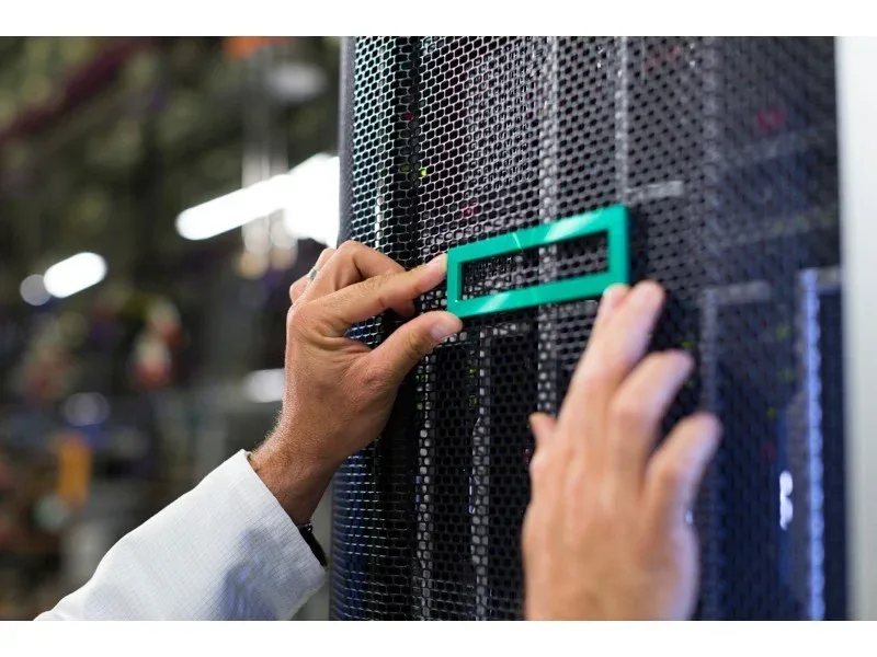 HPE DL560 Gen10 Premium 6 SFF + 2 NVMe Kit (Bay 2)